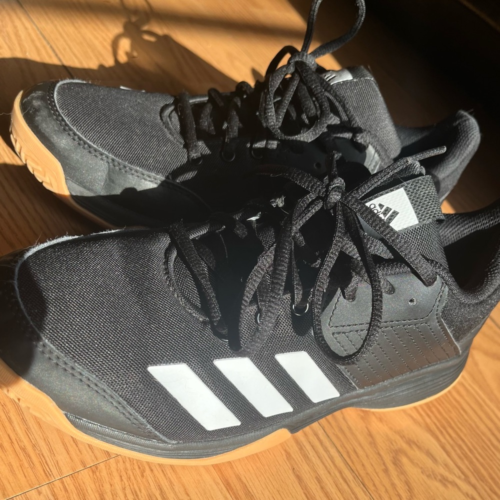 Volleyball shoes Adidas Ligra size 6.5
